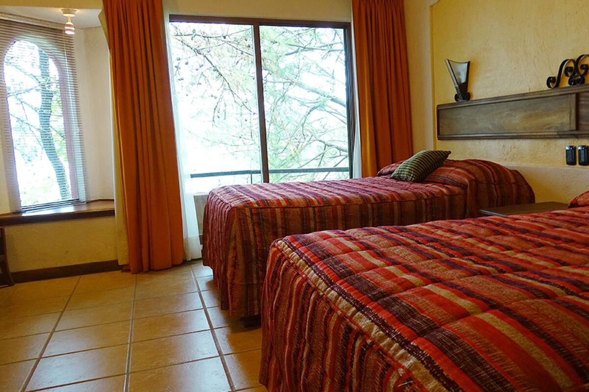 Basic Room, 2 Queen Beds, Non Smoking