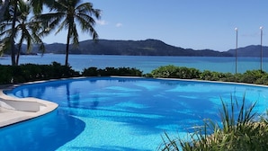 3 outdoor pools, pool loungers - Lagoon 202 on Hamilton Island (Whitsundays)