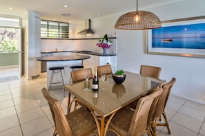 Apartment, 2 Bedrooms, 2 Bathrooms, Sea View | Private kitchen