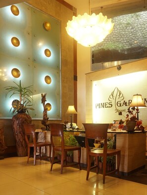 Reception - Pines Garden Resort (Prigen)