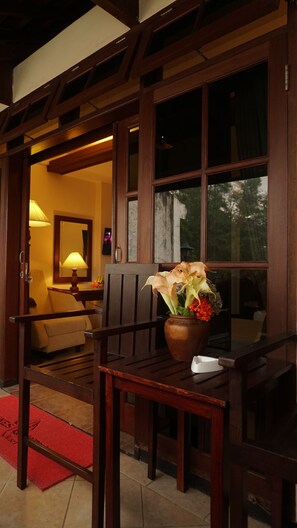 Terrace/patio - Pines Garden Resort (Prigen)