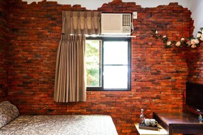 Standard Double Room, Non Smoking | Desk, free WiFi, bed sheets - OAOA Anping House (Tainan)
