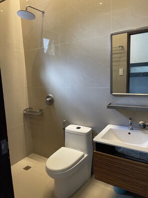 Casa Classic, 3 camere da letto, piscina privata | Bagno | Asciugamani