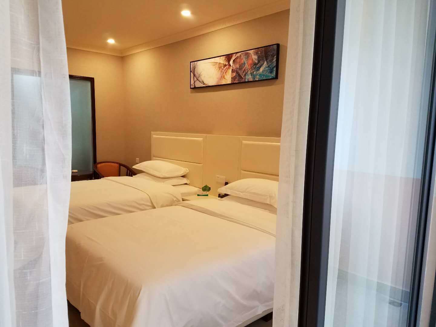 comfort twin room | desk, blackout curtains, rollaway beds, free wifi
