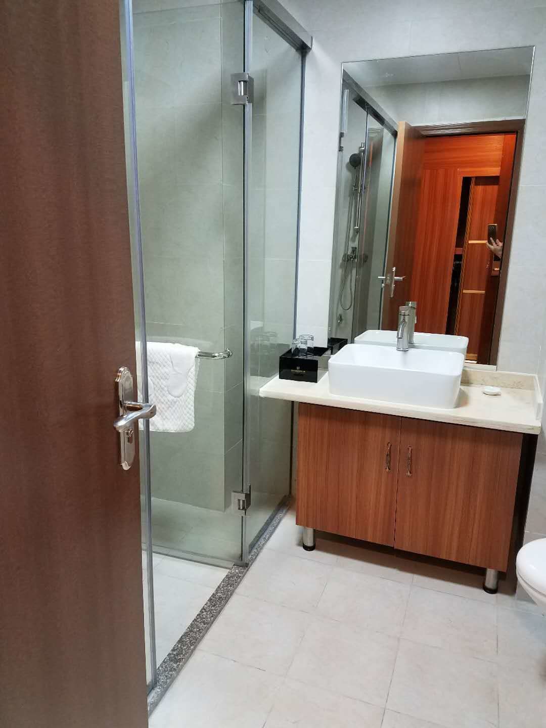 comfort twin room | bathroom | shower, rainfall showerhead, free toiletries, hair dryer