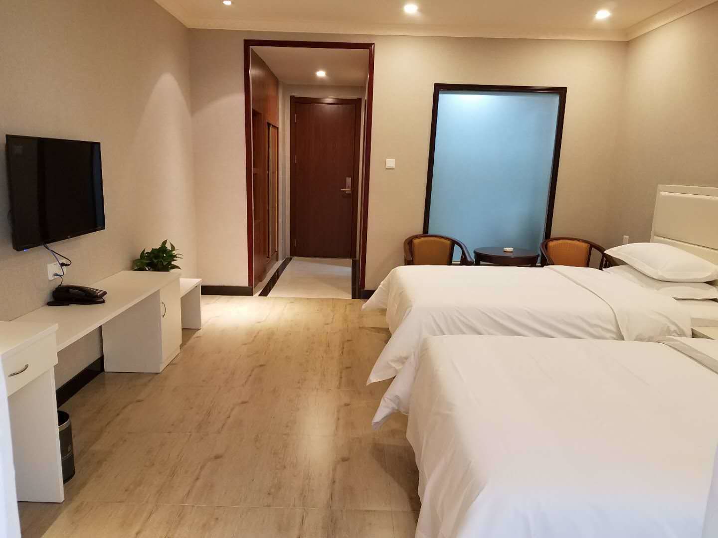 comfort twin room | desk, blackout curtains, rollaway beds, free wifi