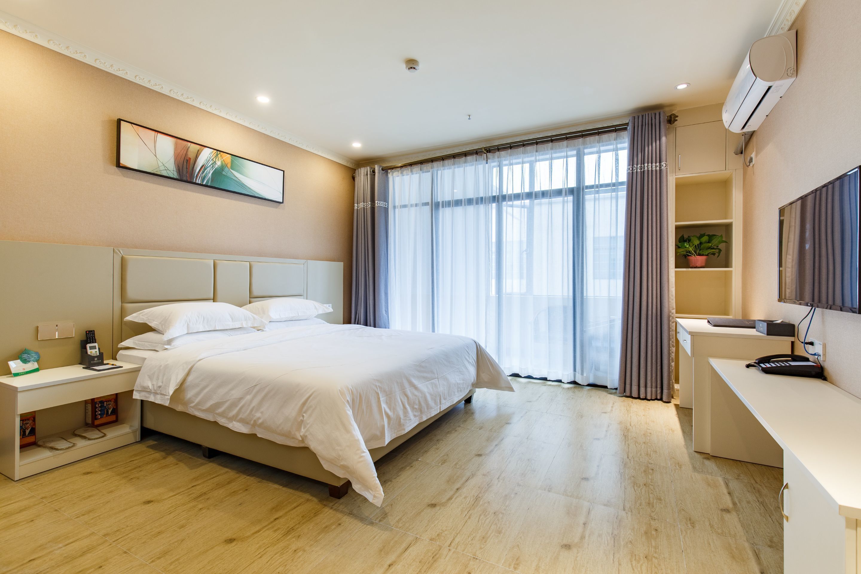 desk, blackout curtains, rollaway beds, free wifi