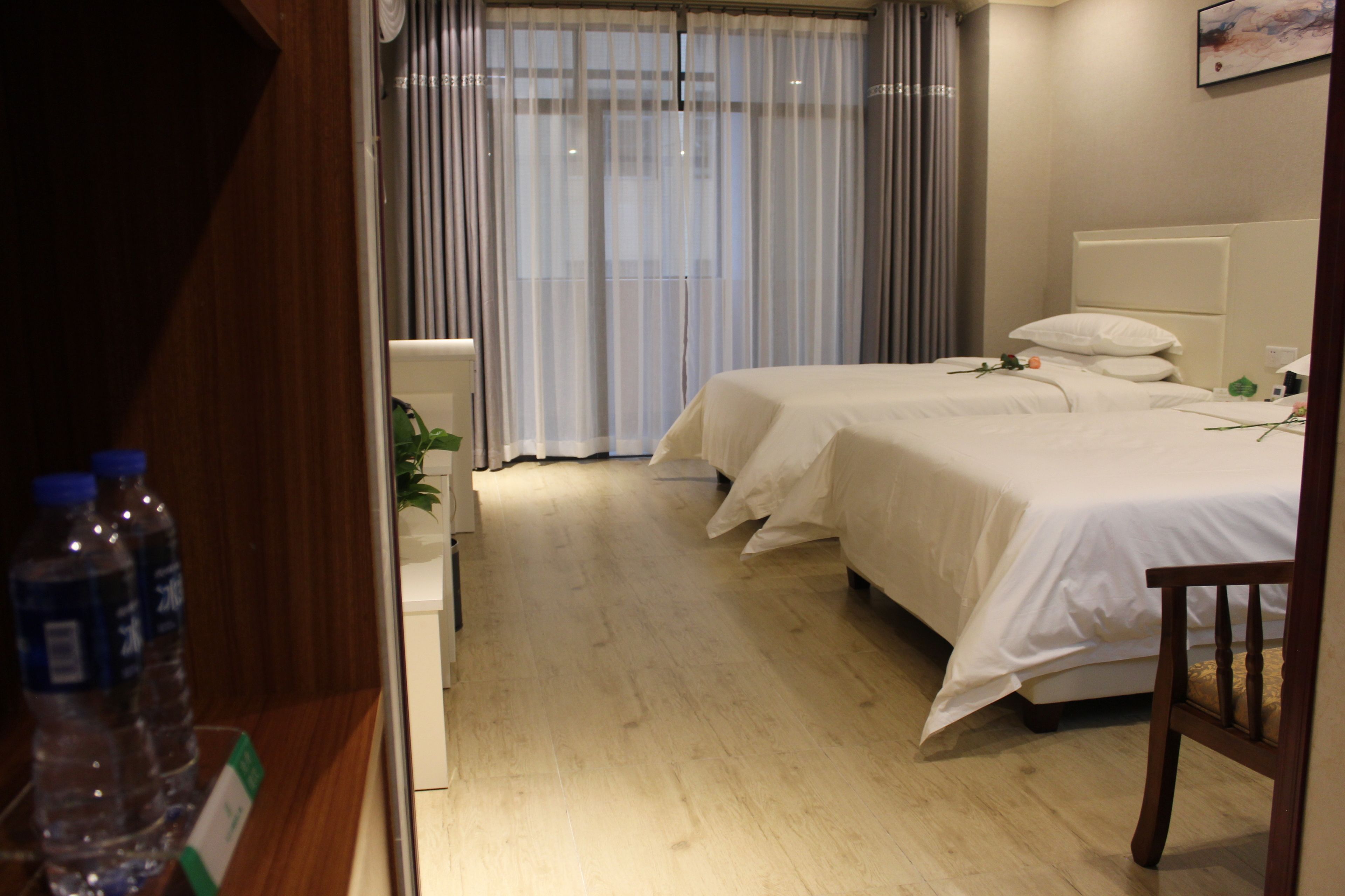 business twin room | desk, blackout curtains, rollaway beds, free wifi