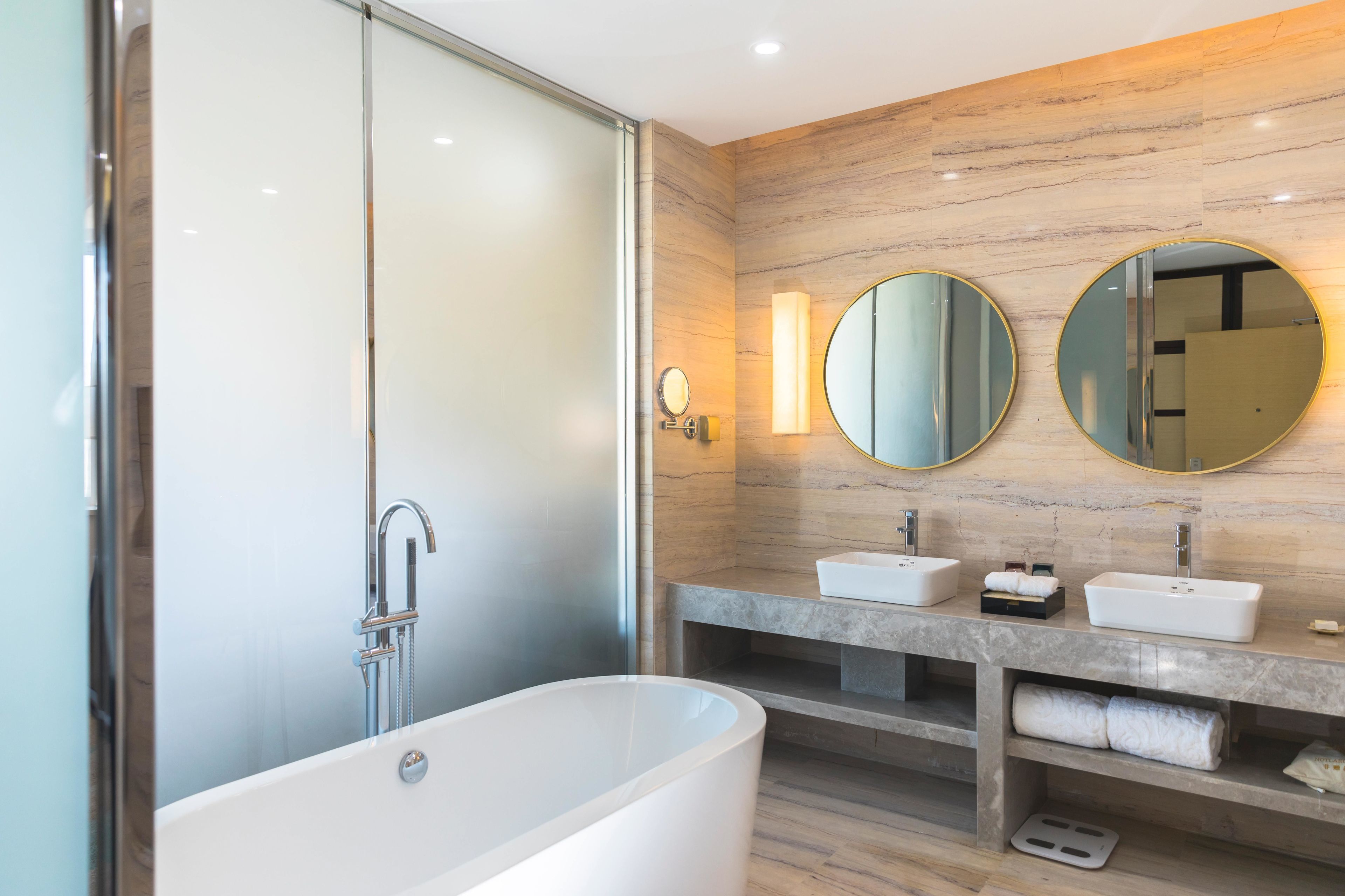 Elite Double Room | Bathroom shower