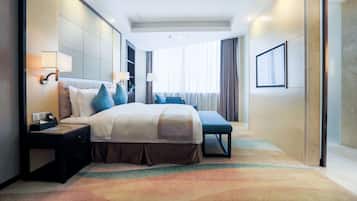 Executive Suite | Premium bedding, in-room safe, individually decorated