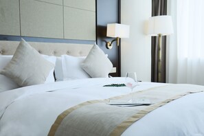 Comfort Double Room | Premium bedding, in-room safe, individually decorated - Hundred Hotel (Qingdao)
