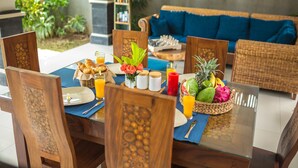 Deluxe Villa, 3 Bedrooms | In-room dining - Big Brother Villa (Canggu)