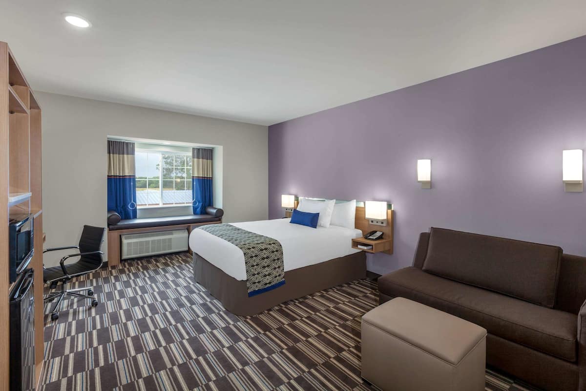 Pillow-top beds, individually decorated, individually furnished