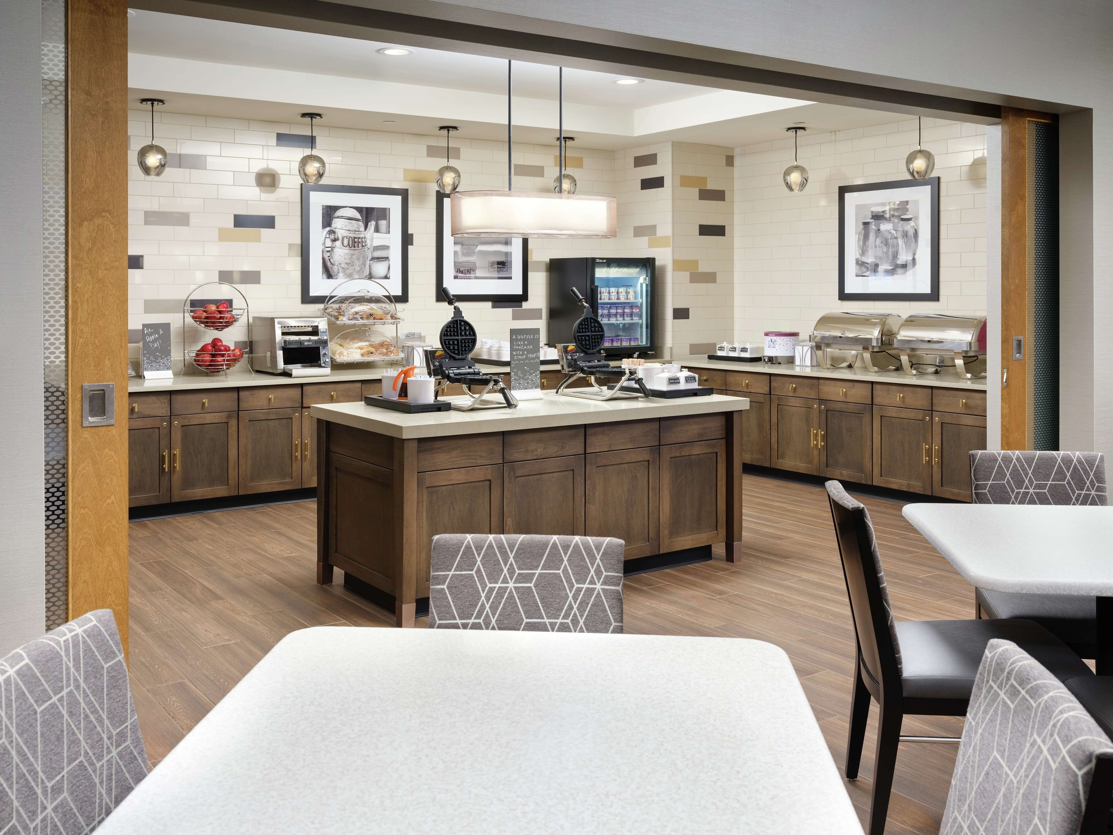 free daily full breakfast