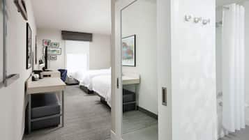 Down comforters, in-room safe, desk, blackout drapes