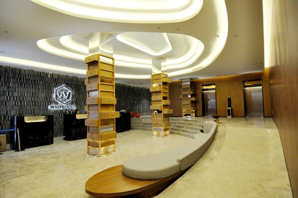 Coin salon dans le hall