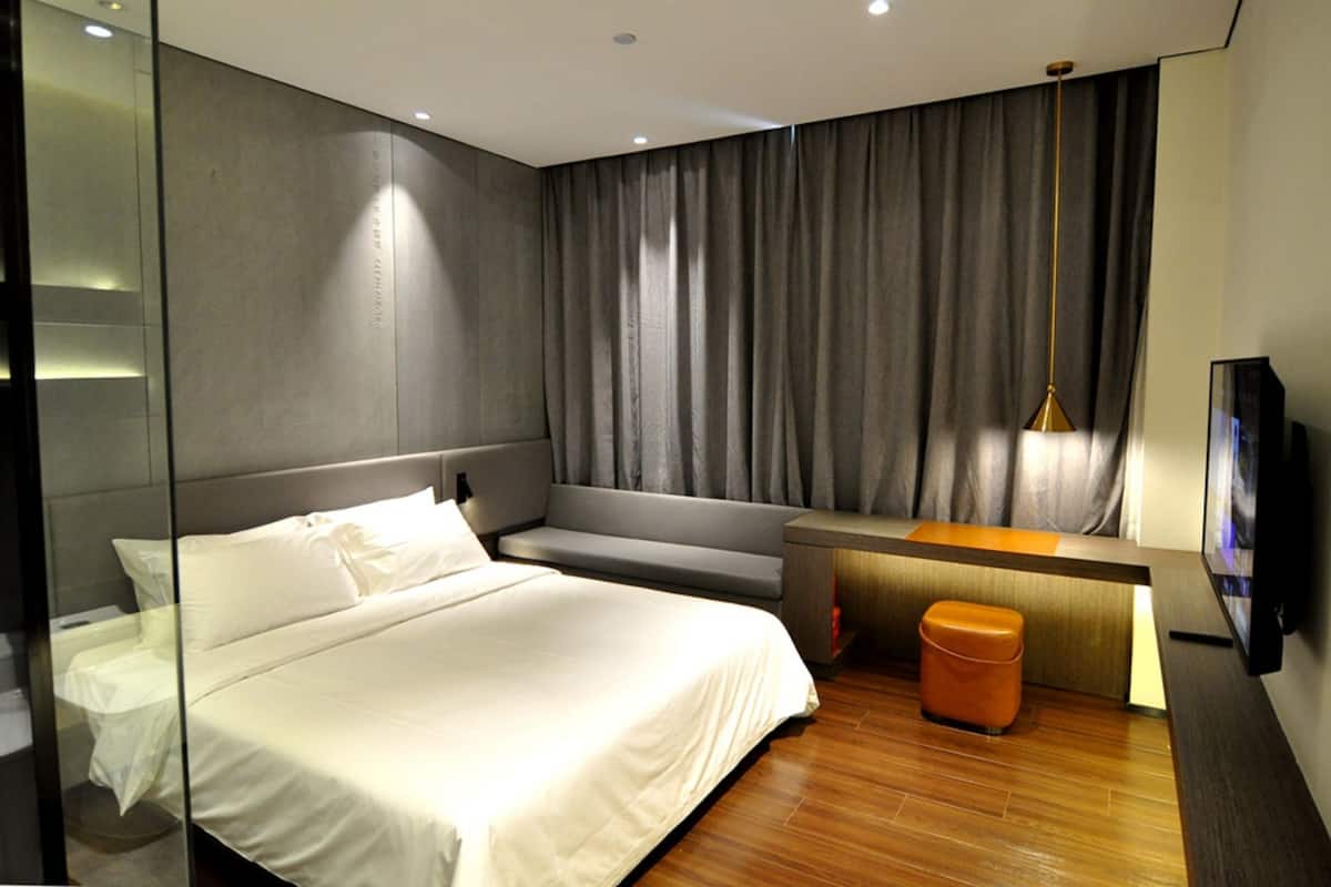 Deluxe Double Room | Langsir/tirai gelap terus, Wi-fi percuma