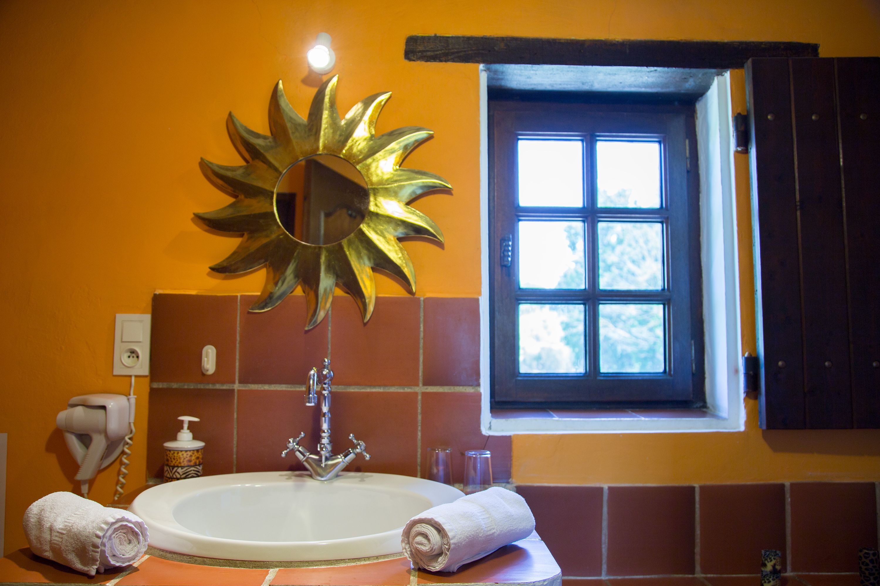 Wastafel kamar mandi