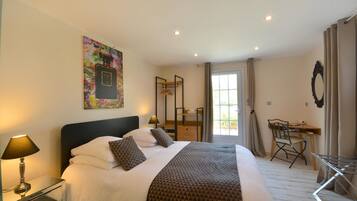 Double Room (Julien)