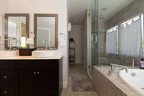 Family House, Multiple Beds, Non Smoking, Private Pool | Bathroom | Free toiletries, hair dryer, towels, soap - Tropical Oasis Estate (Pinecrest)
