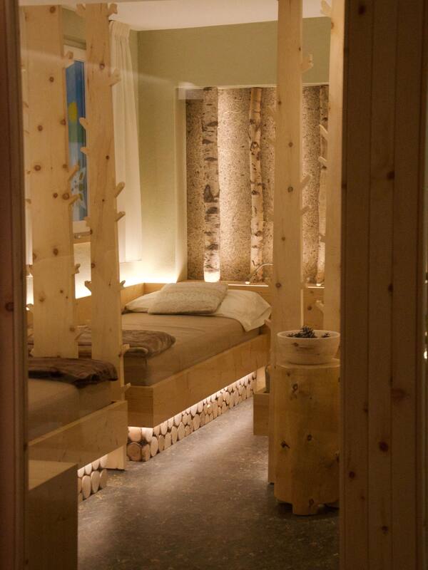 Couples treatment rooms, sauna, hot tub, steam room, Turkish bath