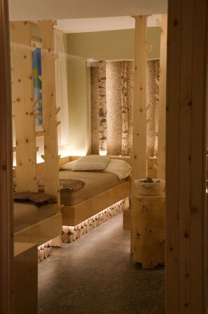 Couples treatment rooms, sauna, hot tub, steam room, Turkish bath - Alle Dolomiti Boutique Lake Hotel (Molveno)