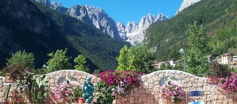 Alle Dolomiti Boutique Lake Hotel