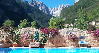 Alle Dolomiti Boutique Lake Hotel