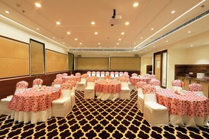 Business center - Hotel Dolphin International (Varanasi)