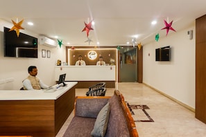 Reception - Hotel Dolphin International (Varanasi)