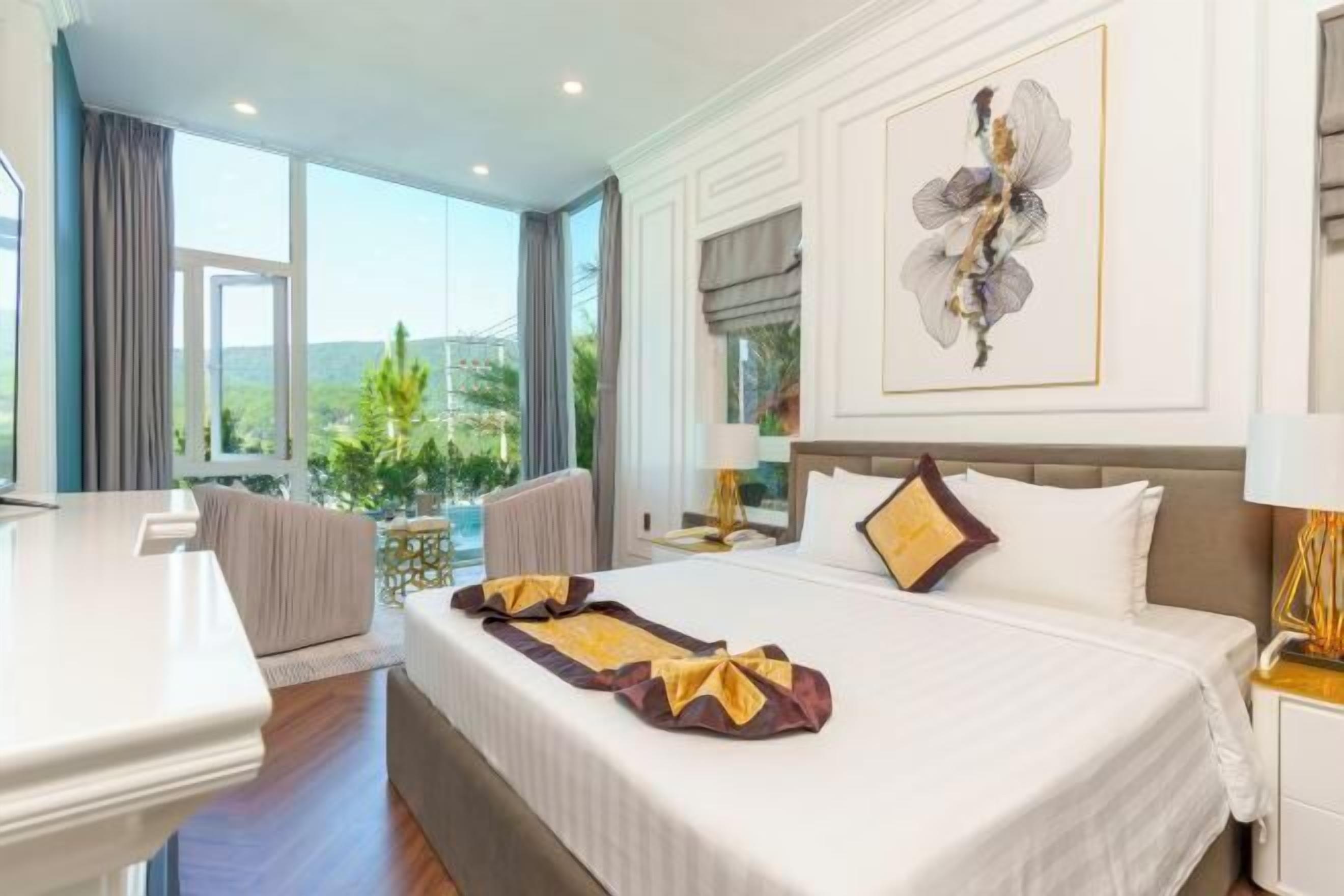 迷你吧、客房内保险箱、特色家居、办公桌