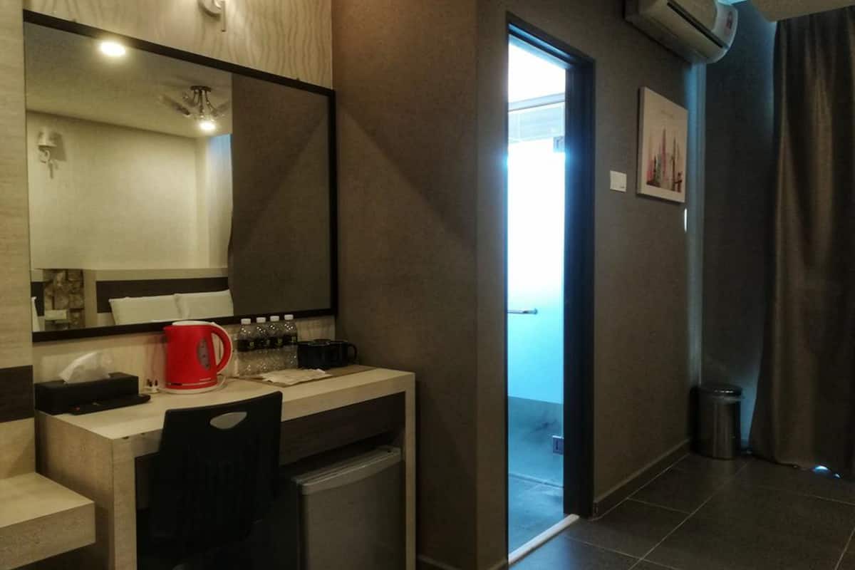 suite (double queen) | room amenity