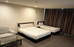 Deluxe Triple Room | Room amenity
