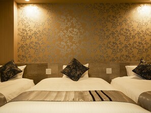 Phòng 4 dành cho gia đình, 4 phòng ngủ, không hút thuốc | 20 phòng ngủ, bàn, màn/rèm cản sáng 