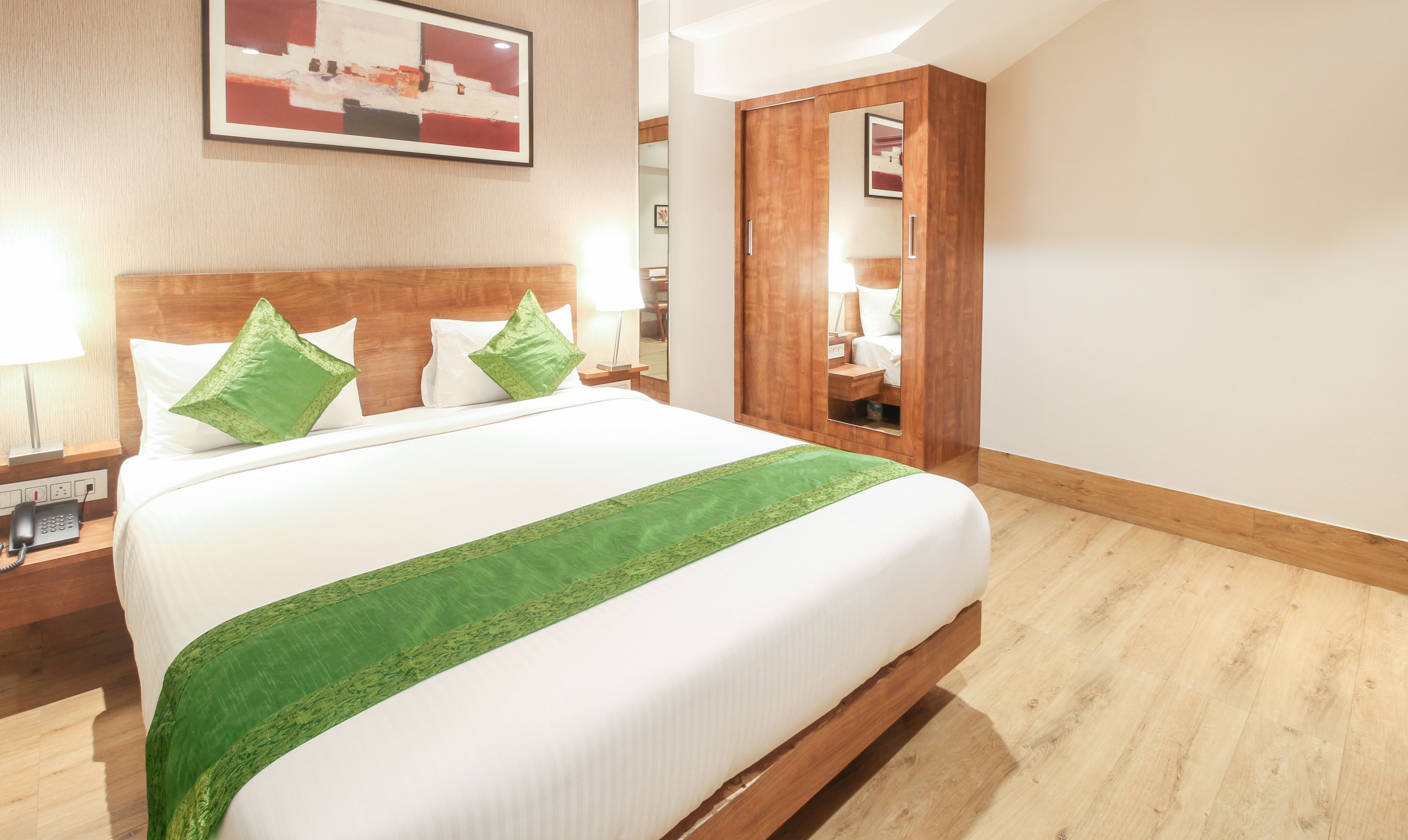 Deluxe Room | Desk, soundproofing, iron/ironing board, free WiFi