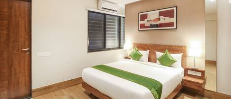 Deluxe-Zimmer | Schreibtisch, schallisolierte Zimmer, Bügeleisen/Bügelbrett