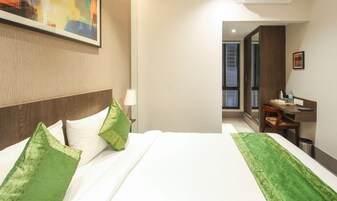 Standard Room | Desk, soundproofing, iron/ironing board, free WiFi