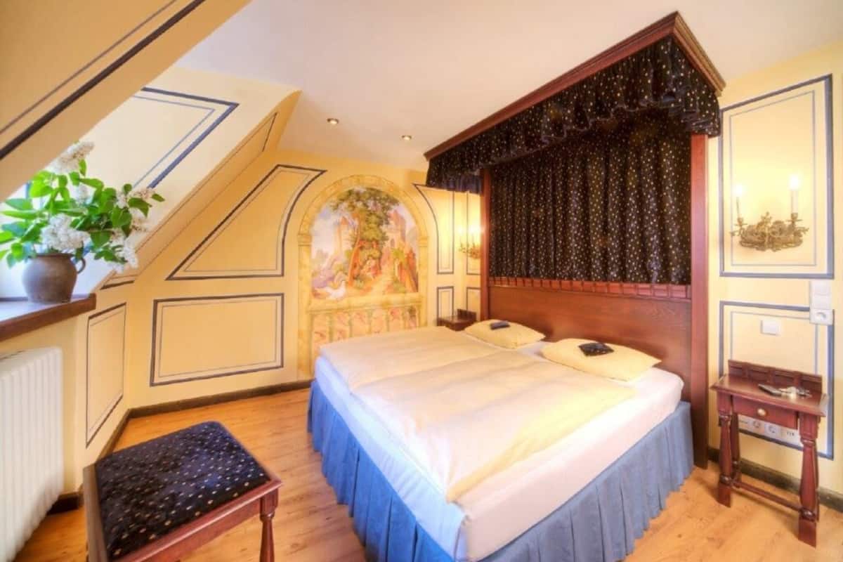 Superior Double Room | In-room safe, desk, blackout drapes, travel crib