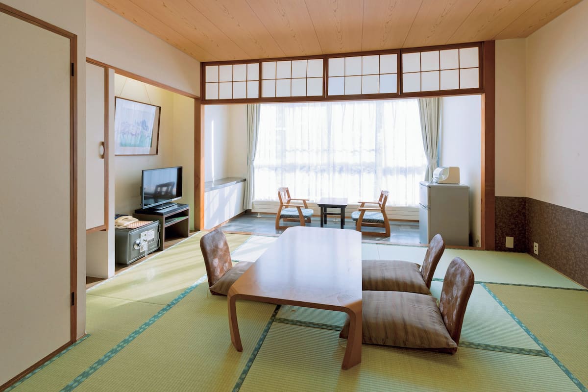 Japanese Style Room, West Building | In-room safe, WiFi (free)