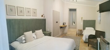 Quarto casal ou duplo standard | 1 quarto, roupas de cama premium, cofres nos quartos, escrivaninha