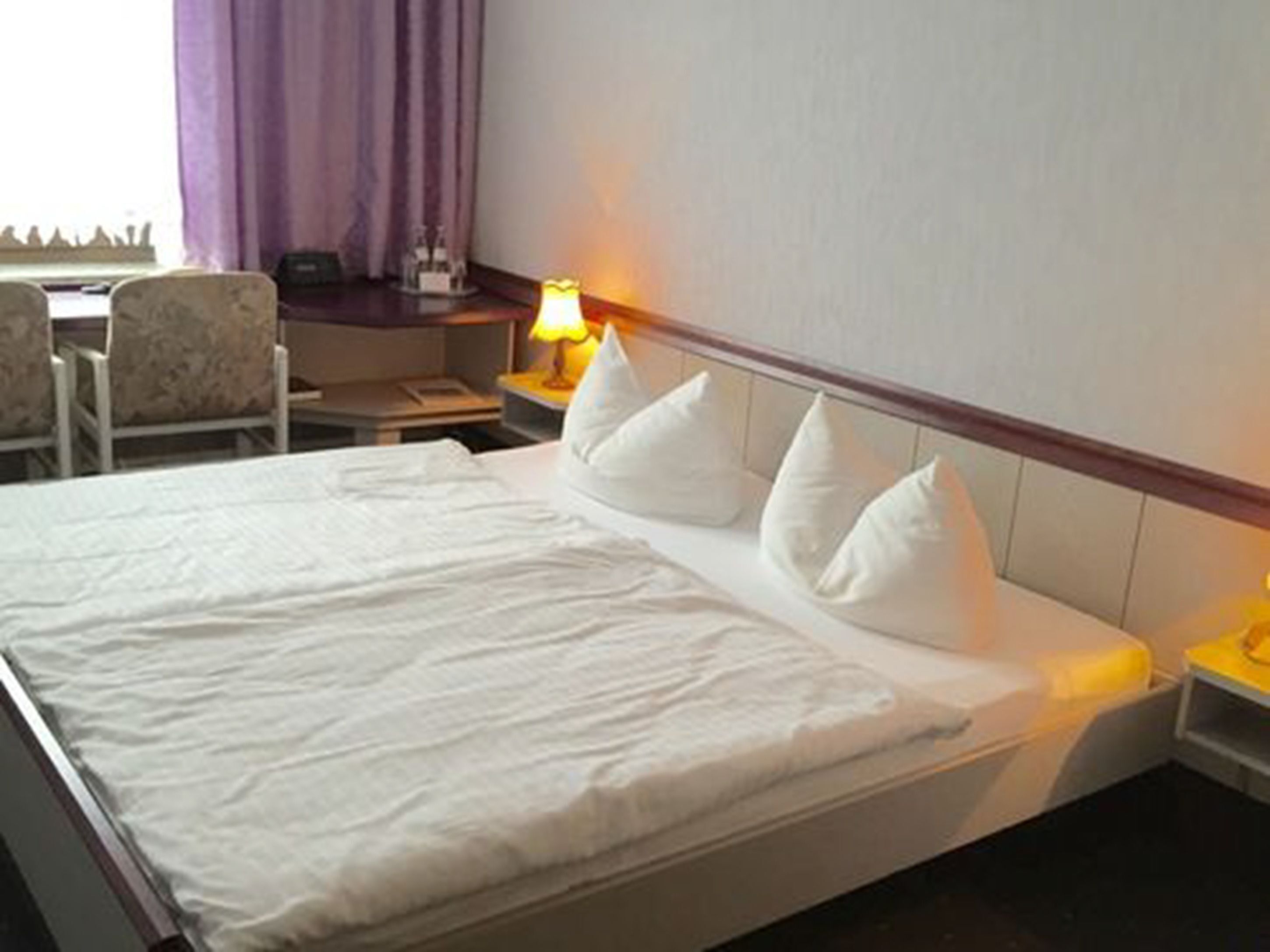 Iron/ironing board, free WiFi, bed sheets
