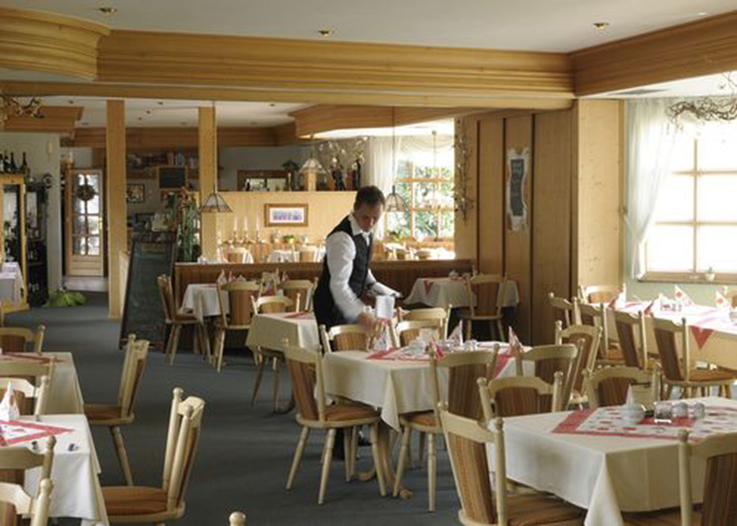 lunch and dinner served, regional cuisine