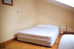 Comfort House, Multiple Bedrooms | 7 bilik tidur, katil bayi/kot (percuma), Wi-fi percuma, cadar katil 