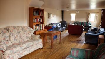 Comfort House, Multiple Bedrooms | Living area