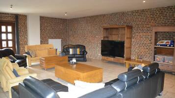 Apartment | Living room | Plasma TV