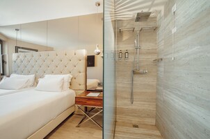 Quarto duplo | Frigobar, cofres nos quartos, cortinas blackout, quartos à prova de som