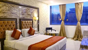 Cots/infant beds, free WiFi - Hotel Surya Grand (New Delhi)