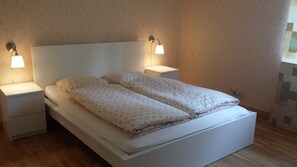 Pientalo, 4 makuuhuonetta, tupakointi kielletty, näköala puutarhaan | 4 makuuhuonetta, silitysrauta/-lauta, ilmaiset vauvansängyt