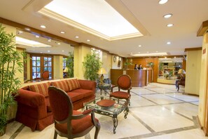 ฝ่ายต้อนรับ