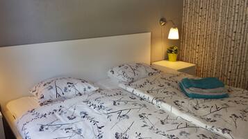 3 bedrooms, iron/ironing board, free cots/infant beds, free WiFi